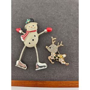 Winter Pins Set Of 2 Silver Tone Snowman Reindeer Cutesy Holiday Festive Granny